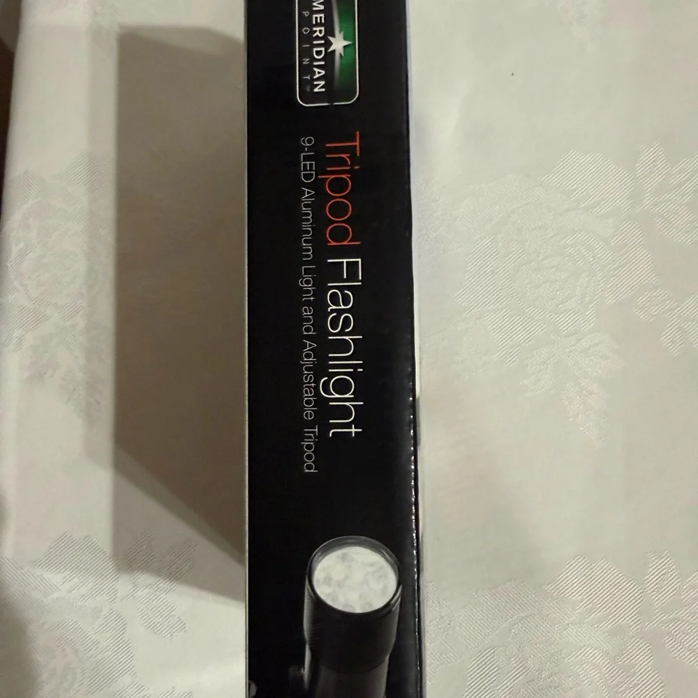 Adjustable Black Tripod Flashlight